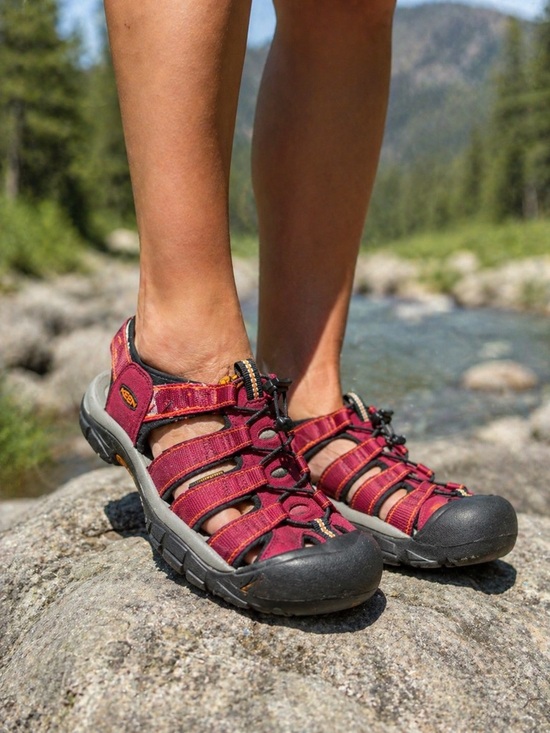 Keen Shoes - KEEN Newport H2 Outdoor Hiking Sport Water Sandals Red Black Closed Toe US 6